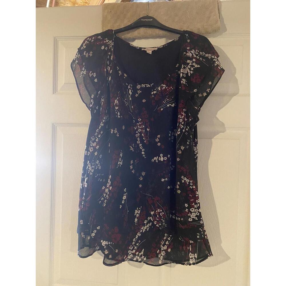 ladies top Size XL In Very Good Pre-owned Condition!